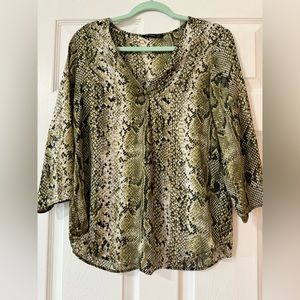 Stradivarius Blouse. Size M.
